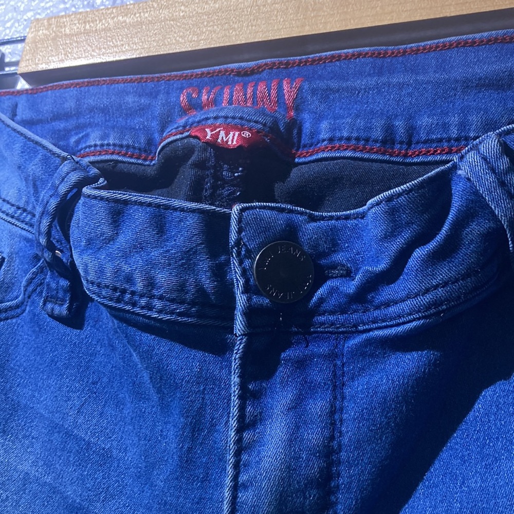 ❤️Are denim blue skinny jeans - Picture 2 of 3